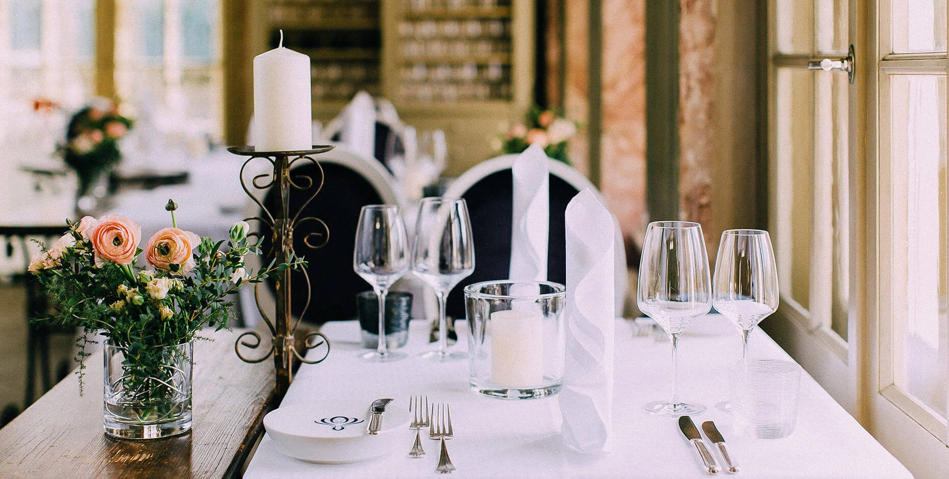 restaurant_header_4-1-1860x940